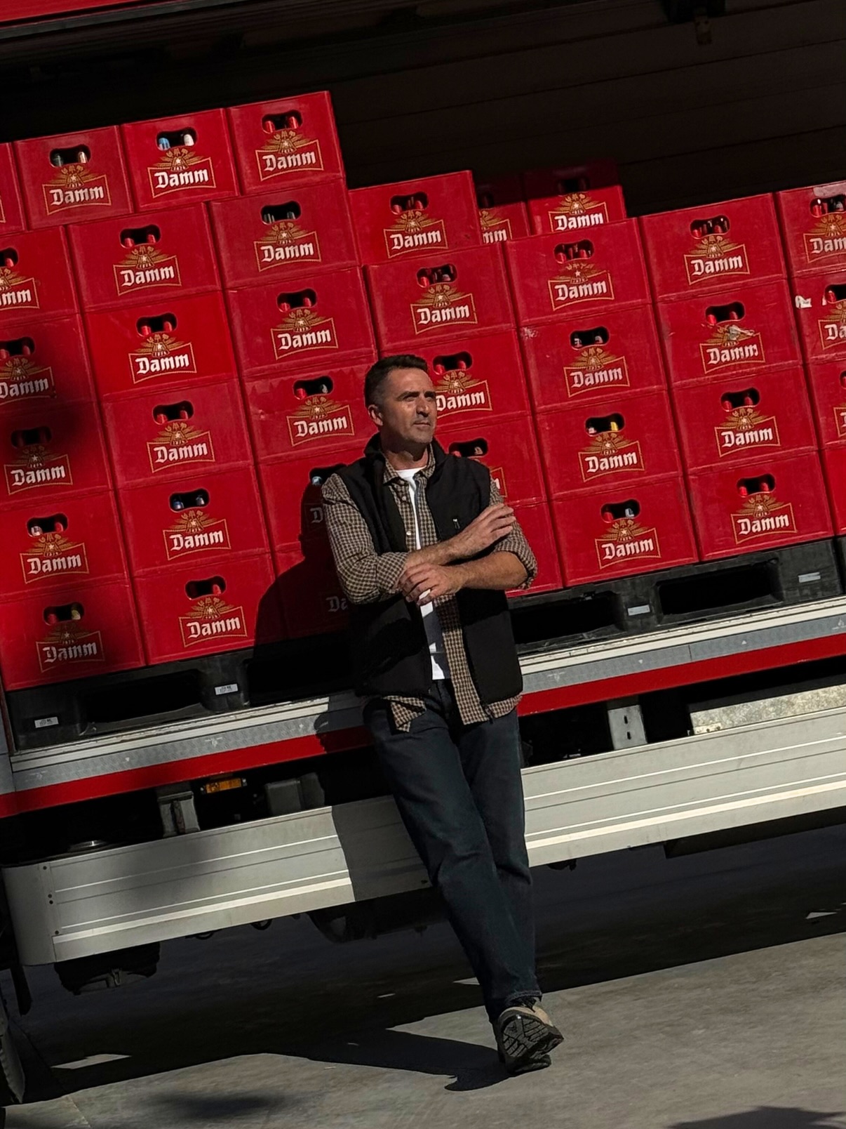 Estrella Damm × FC Barcelona — Tornem a casa, 2025. Dan Aparicio: Co-producer · VML — Hogarth (WPP), in-house production (image 2)